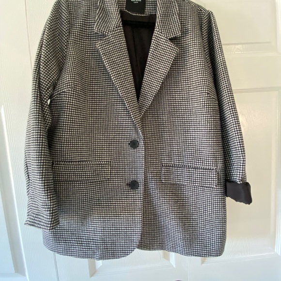 Vera Moda Curve Houndstooth Blazer - Picture 3 of 12